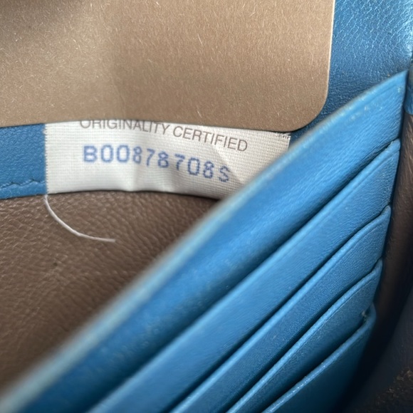 Blue Bottega Veneta woven leather long snap wallet w/ zipper pouch, casual vibe - Picture 6 of 16